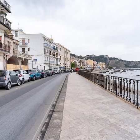 Giardini Naxos Lovely Flat In Front Of The Beach Exterior photo