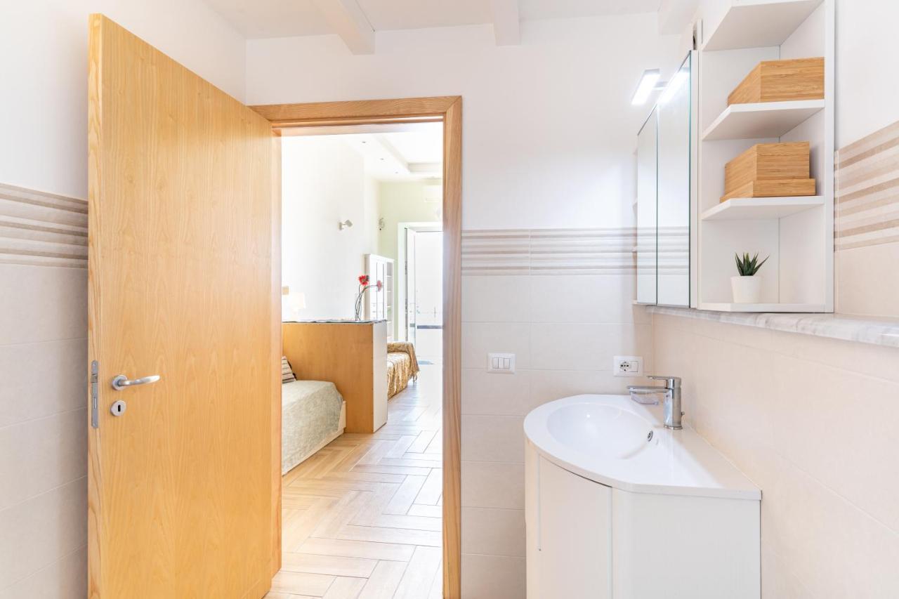 Giardini Naxos Lovely Flat In Front Of The Beach Exterior photo